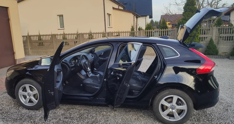 Volvo V40 cena 46000 przebieg: 74788, rok produkcji 2016 z Bierutów małe 466